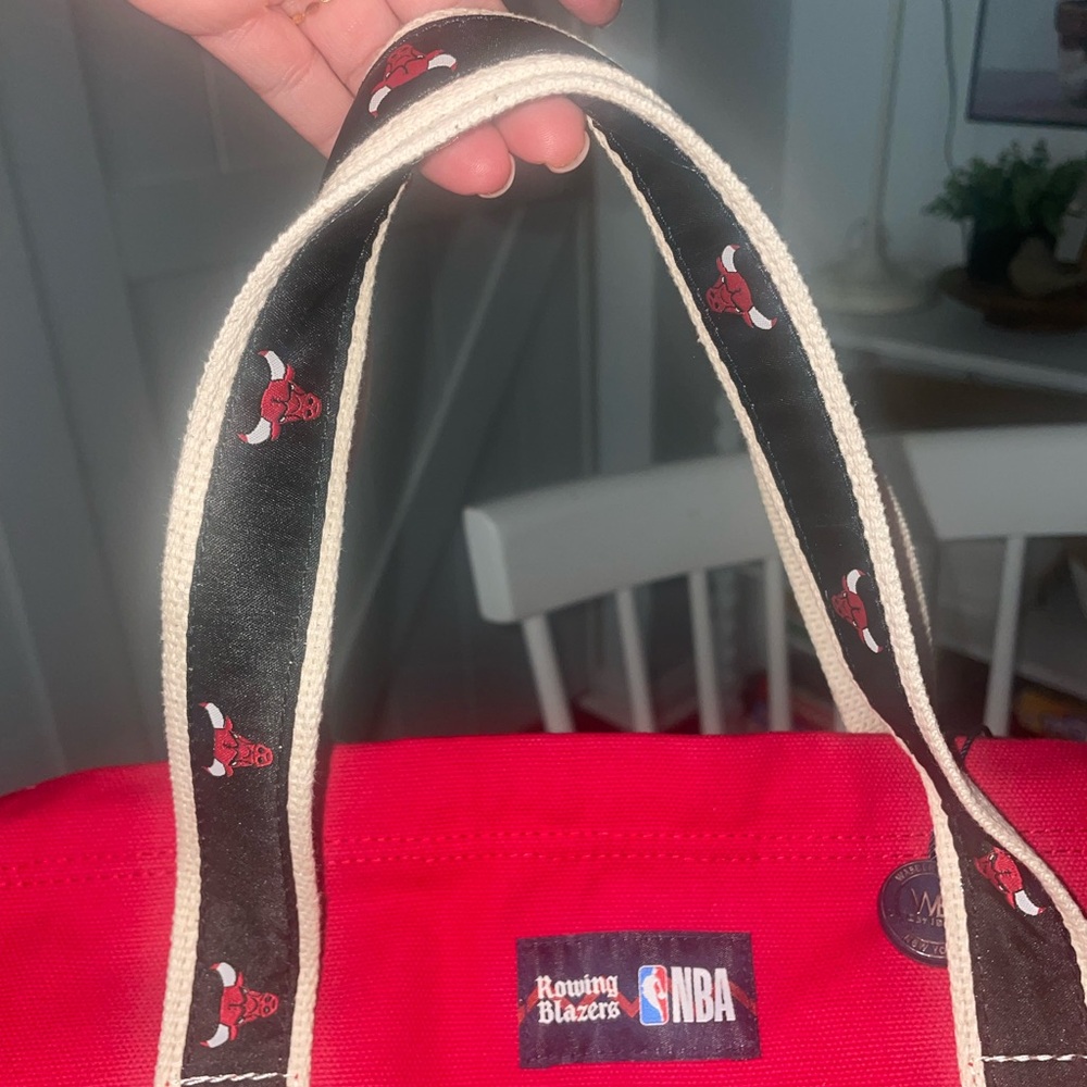 Rowing Blazers x NBA CHICAGO BULLS Duffle Banker Bag NWT - Picture 4 of 11